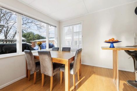 Photo of property in 108 Archibald Road, Kelston, Auckland, 0602