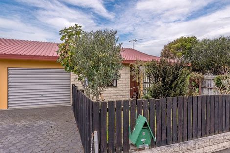 Photo of property in 2/4 Convoy Street, New Brighton, Christchurch, 8083