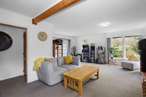 Photo of property in 7 Winchester Avenue, Pinehaven, Upper Hutt, 5019