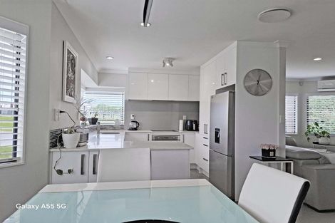 Photo of property in 45 Riverstone Road, Te Atatu Peninsula, Auckland, 0610