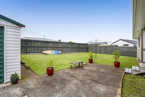 Photo of property in 18 Pohutukawa Drive, Opunake, 4616