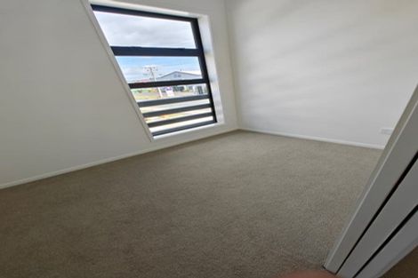 Photo of property in 4 Rauemi Way, Te Atatu South, Auckland, 0610