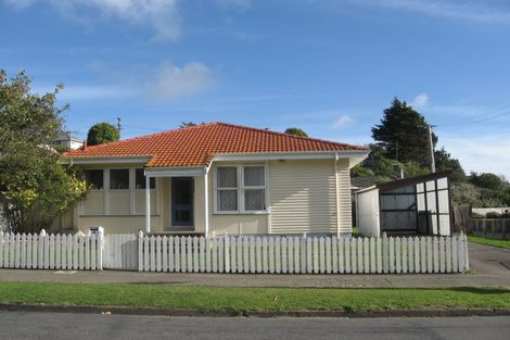 Photo of property in 30- 32 Hampshire Street, Cannons Creek, Porirua, 5024