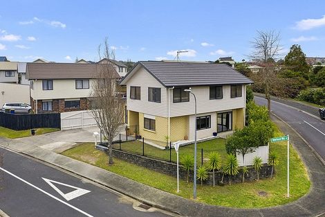 Photo of property in 19 Titch Place, Glen Eden, Auckland, 0602