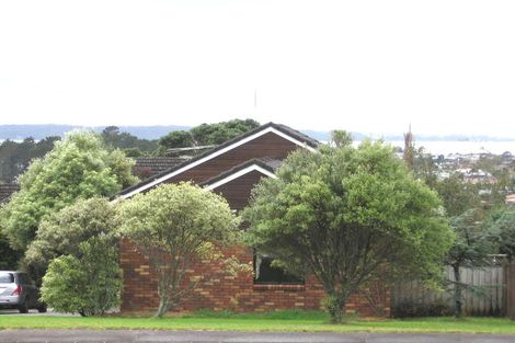 Photo of property in 4231 Great North Road, Glendene, Auckland, 0602