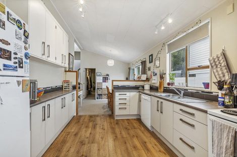 Photo of property in 47 Thurleigh Grove, Karori, Wellington, 6012