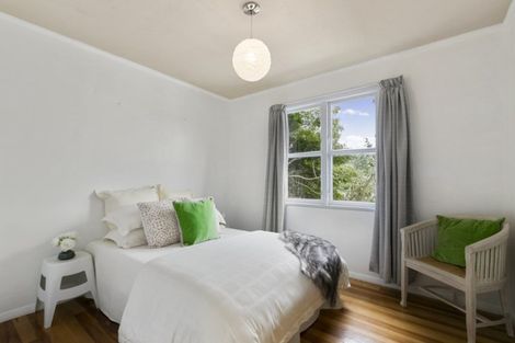 Photo of property in 121 Wainuiomata Road, Wainuiomata, Lower Hutt, 5014