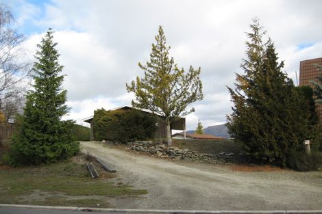Photo of property in 15 Hunter Crescent, Wanaka, 9305