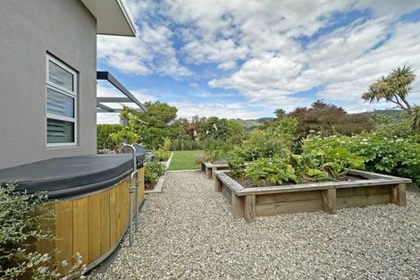 Photo of property in 123 Lisland Drive, Kinloch, Taupo, 3377