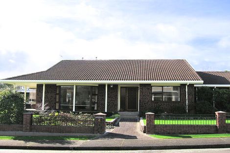 Photo of property in 2 Kensington Mews, Hokowhitu, Palmerston North, 4410