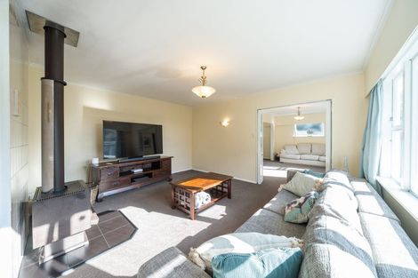 Photo of property in 10 Court Road, Tawa, Wellington, 5028