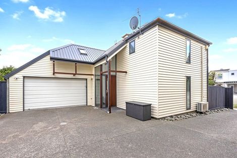 Photo of property in 21 Bartlett Street, Riccarton, Christchurch, 8011
