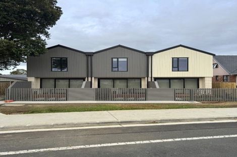 Photo of property in 2/51 Yeovil Road, Te Atatu Peninsula, Auckland, 0610