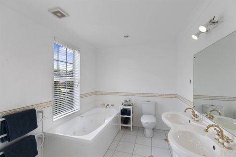 Photo of property in 21 Claverton Grove, Churton Park, Wellington, 6037