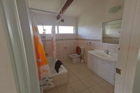 Photo of property in 1/37 Coronation Road, Hillcrest, Auckland, 0627