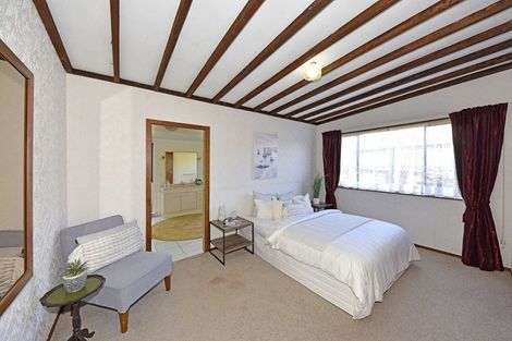 Photo of property in 25 Aorangi Road, Bryndwr, Christchurch, 8053