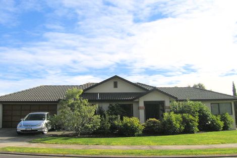 Photo of property in 13 Moycullien Lane, East Tamaki Heights, Auckland, 2016