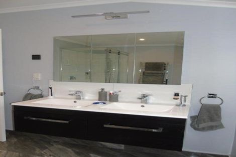 Photo of property in 26 Ramphal Terrace, Khandallah, Wellington, 6035