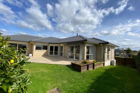 Photo of property in 8 Moycullien Lane, East Tamaki Heights, Auckland, 2016