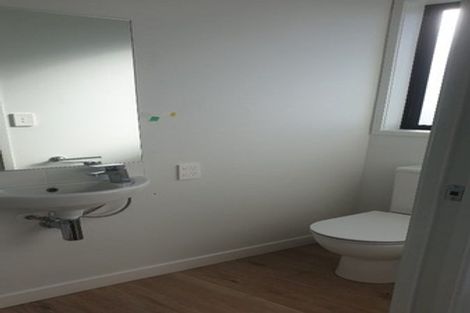 Photo of property in 7/5 Peachgrove Road, Te Atatu Peninsula, Auckland, 0610