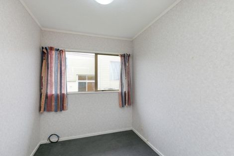 Photo of property in 23 Edgecombe Street, Newlands, Wellington, 6037