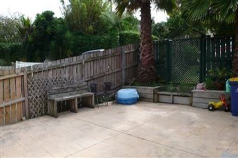 Photo of property in 1/23 Pavola Grove, Glenfield, Auckland, 0629