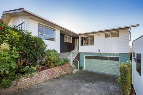 Photo of property in 28 Leeward Drive, Whitby, Porirua, 5024