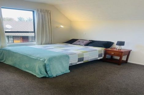 Photo of property in 2/35 Solway Avenue, Ilam, Christchurch, 8041