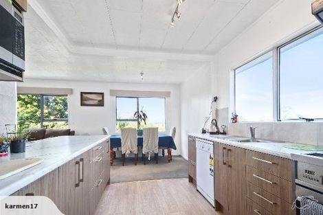 Photo of property in 11 Landsdale Place, Massey, Auckland, 0614