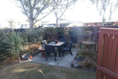 Photo of property in 5 Salford Avenue, Redwood, Christchurch, 8051