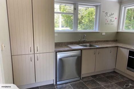 Photo of property in 1 Holdsworth Avenue, Trentham, Upper Hutt, 5018