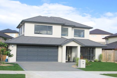 Photo of property in 128 Cyril French Drive, Flat Bush, Auckland, 2016