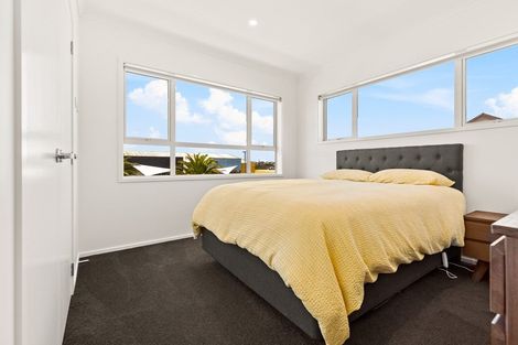 Photo of property in 69 Karepiro Drive, Stanmore Bay, Whangaparaoa, 0932