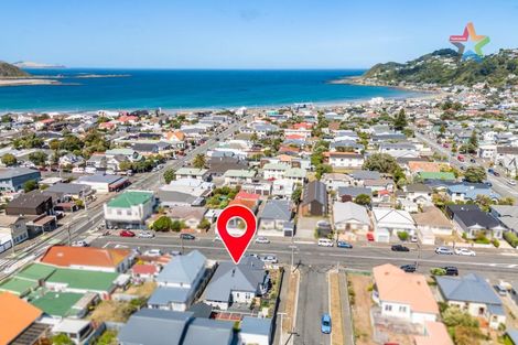 Photo of property in 6 Wha Street, Lyall Bay, Wellington, 6022