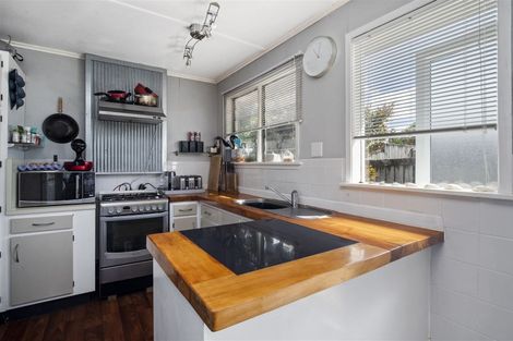 Photo of property in 28 Saint Johns Avenue, Tuakau, 2121