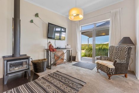 Photo of property in 138 Stent Road, Warea, New Plymouth, 4381