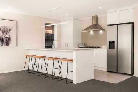 Photo of property in 27 Empire Crescent, Papamoa, 3118