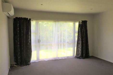Photo of property in 10f3 Petherick Crescent, Johnsonville, Wellington, 6037