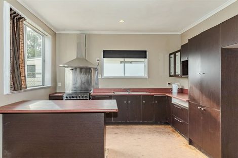 Photo of property in 32 Peel Street, Westport, 7825