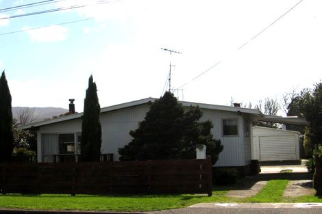 Photo of property in 73 Brandon Street, Featherston, 5710