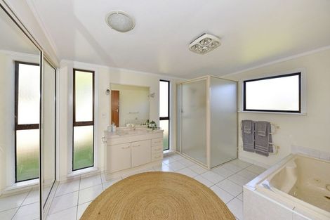 Photo of property in 25 Aorangi Road, Bryndwr, Christchurch, 8053