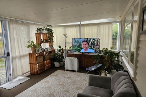 Photo of property in 26 Nikau Street, New Lynn, Auckland, 0600