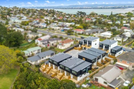 Photo of property in 16 Mokopiko Court, Beach Haven, Auckland, 0626