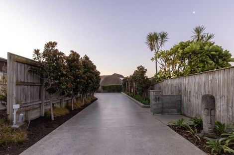 Photo of property in 21 Metzenthin Close, Raumati South, Paraparaumu, 5032