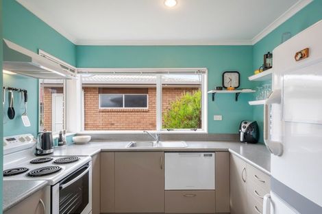 Photo of property in Rangeview Villas, 16/9 Fuller Close, Levin, 5510