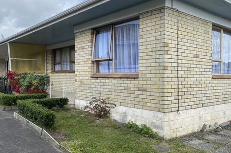 Photo of property in 52 Butterworth Drive, Glendene, Auckland, 0602