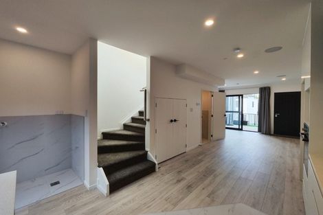 Photo of property in 9/13 Grove Lane, Pakuranga, Auckland, 2010