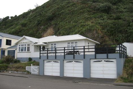 Photo of property in 338 The Esplanade, Island Bay, Wellington, 6023