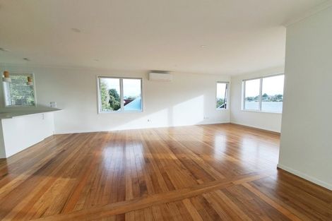 Photo of property in 37 Merriefield Avenue, Forrest Hill, Auckland, 0620