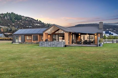 Photo of property in 18 Mount Linton Avenue, Wanaka, 9305